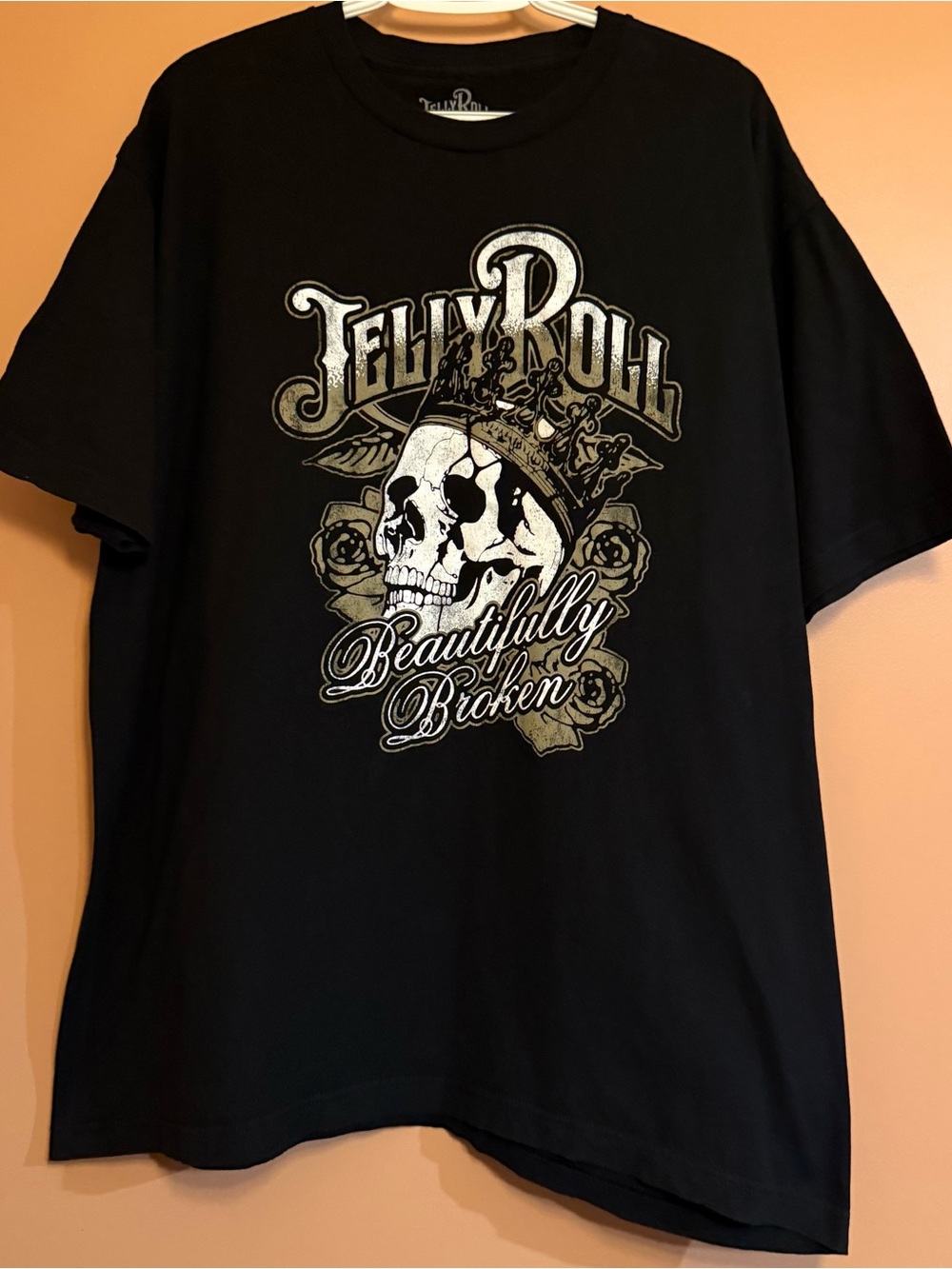 Jelly Roll Men’s XXL Beautifully Broken Skull Roses Country Music Graphic Tee